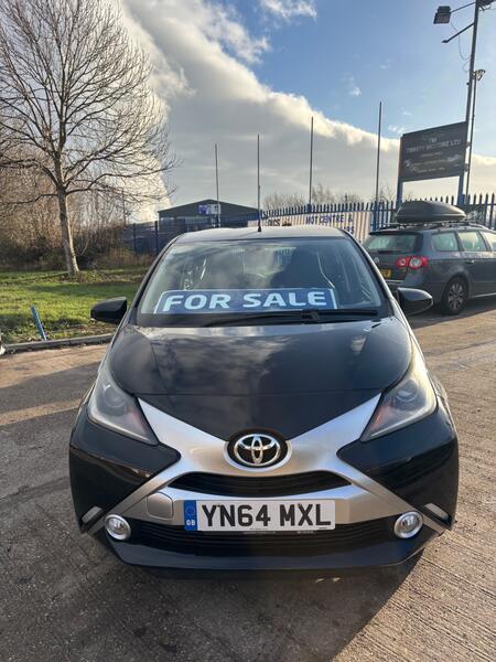 TOYOTA AYGO 1.0 VVT-i x-clusiv